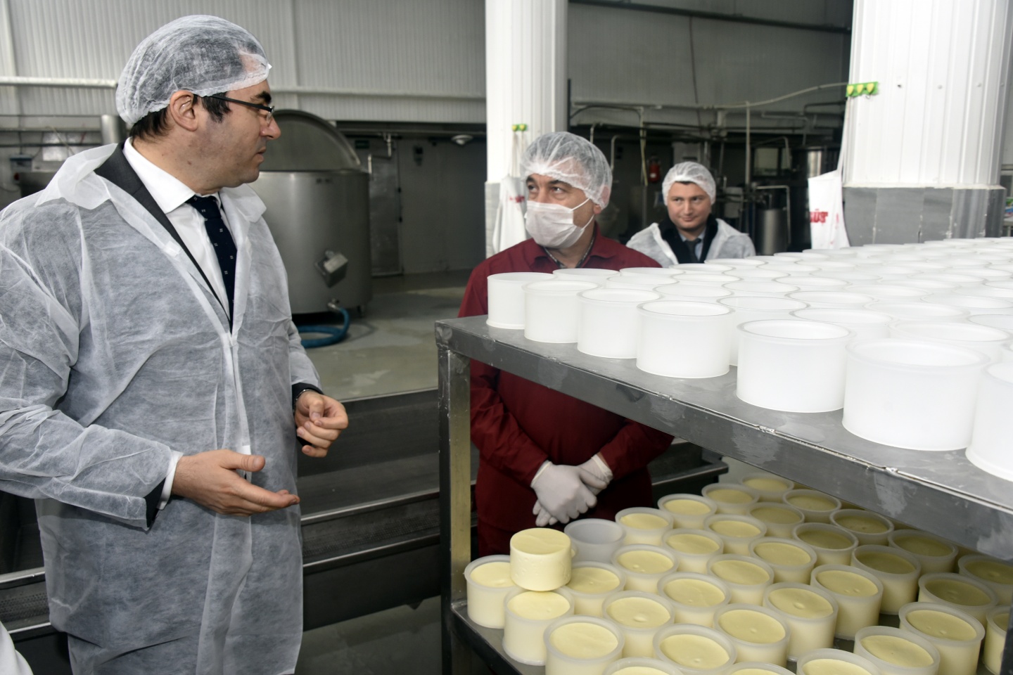 Vali Memiş, katkısız yoğurt ve peynir üretimini inceledi 10