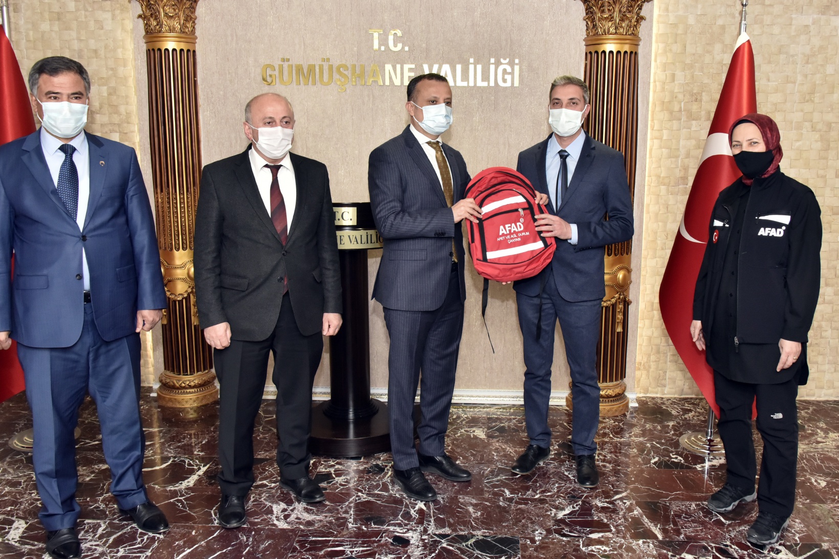 Gümüşhane’de okullara afet çantası dağıtıldı 10