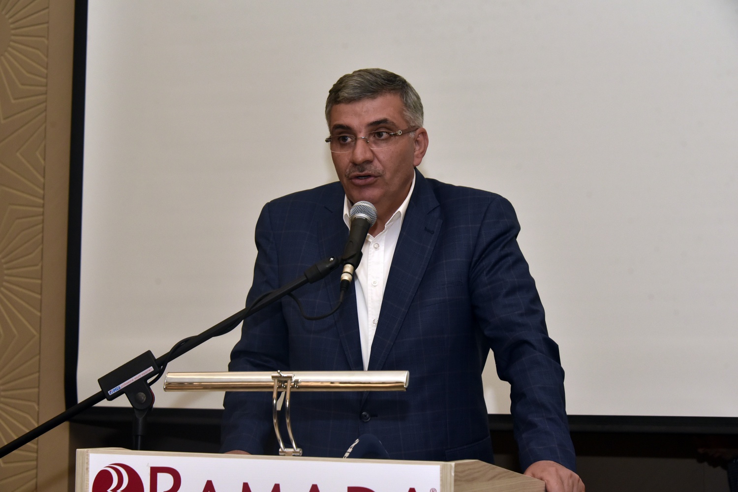 'Yıkacağız, yaptırmayacağız diyenlere inat Salyazı Havalimanının temelini haftaya Başbakanımızla birlikte atacağız' 5