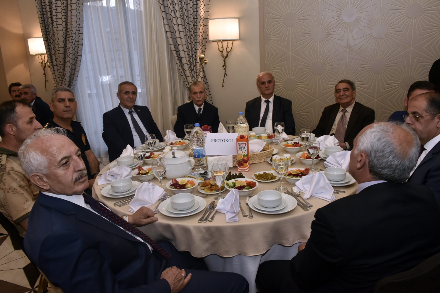 'Yıkacağız, yaptırmayacağız diyenlere inat Salyazı Havalimanının temelini haftaya Başbakanımızla birlikte atacağız' 10