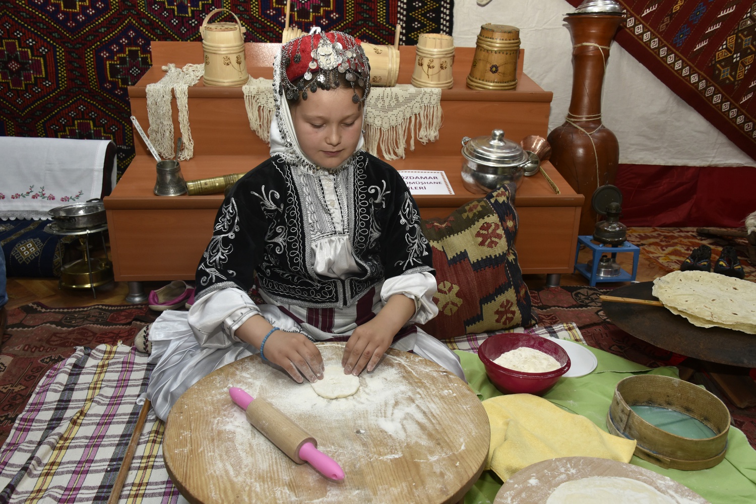 Gümüşhane Halk Eğitimi Merkezinden yılsonu sergisi 23