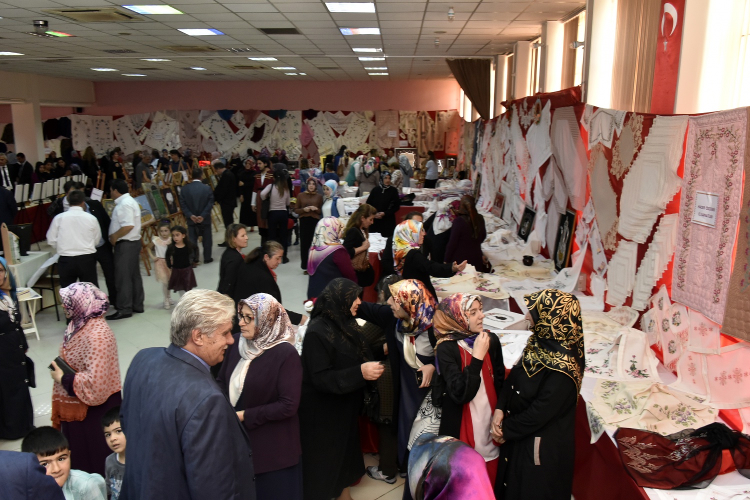 Gümüşhane Halk Eğitimi Merkezinden yılsonu sergisi 20