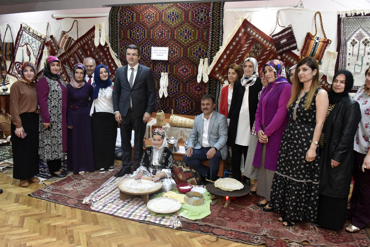 Gümüşhane Halk Eğitimi Merkezinden yılsonu sergisi 30