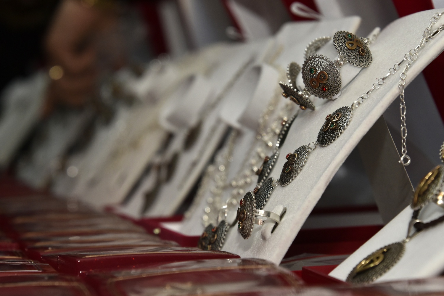 Gümüşhane Halk Eğitimi Merkezinden yılsonu sergisi 35