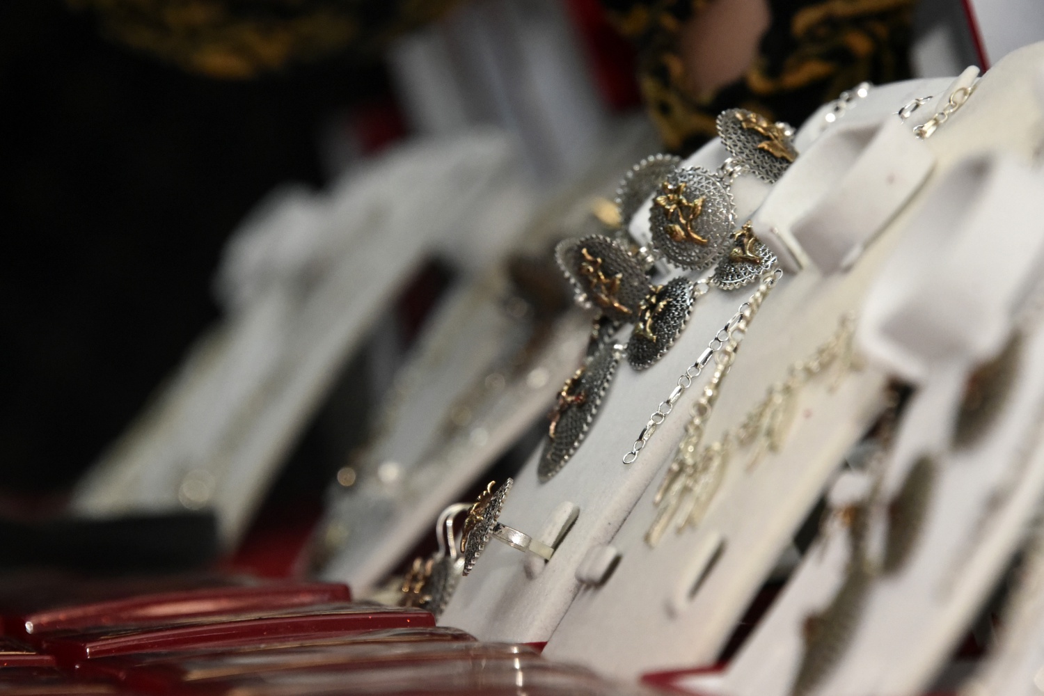 Gümüşhane Halk Eğitimi Merkezinden yılsonu sergisi 28