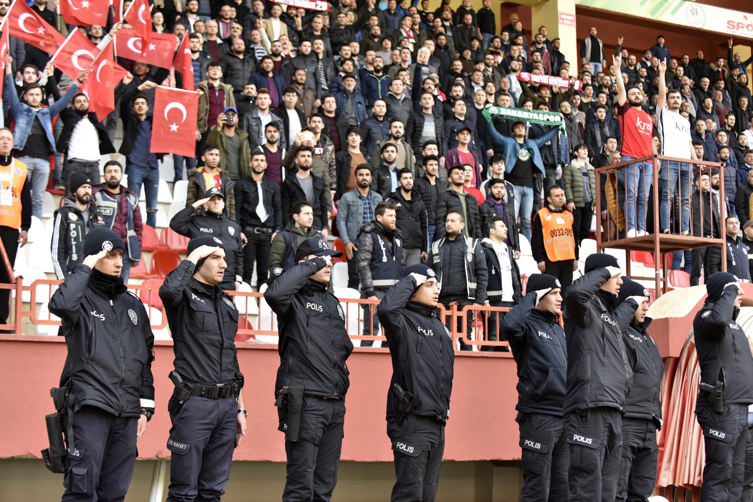Gümüş 1 puana razı oldu: 0-0 17