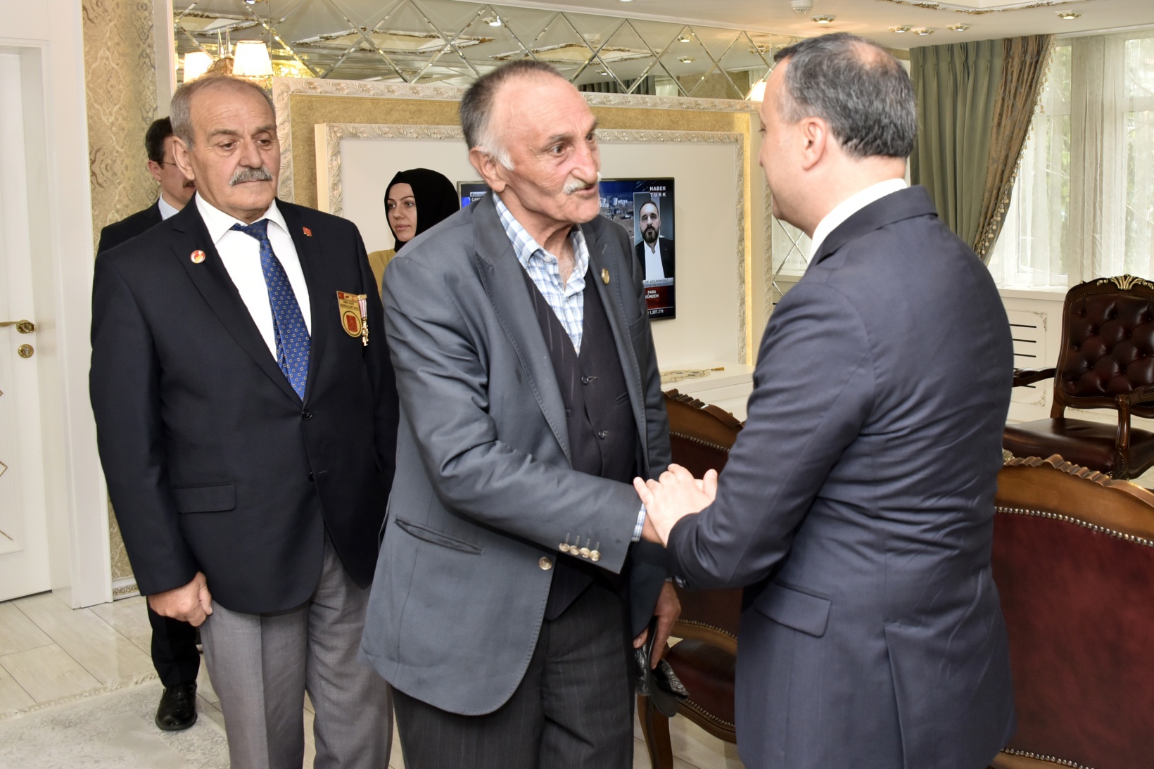 Gümüşhane’de Kıbrıs Gazileri madalyalarını aldı 1