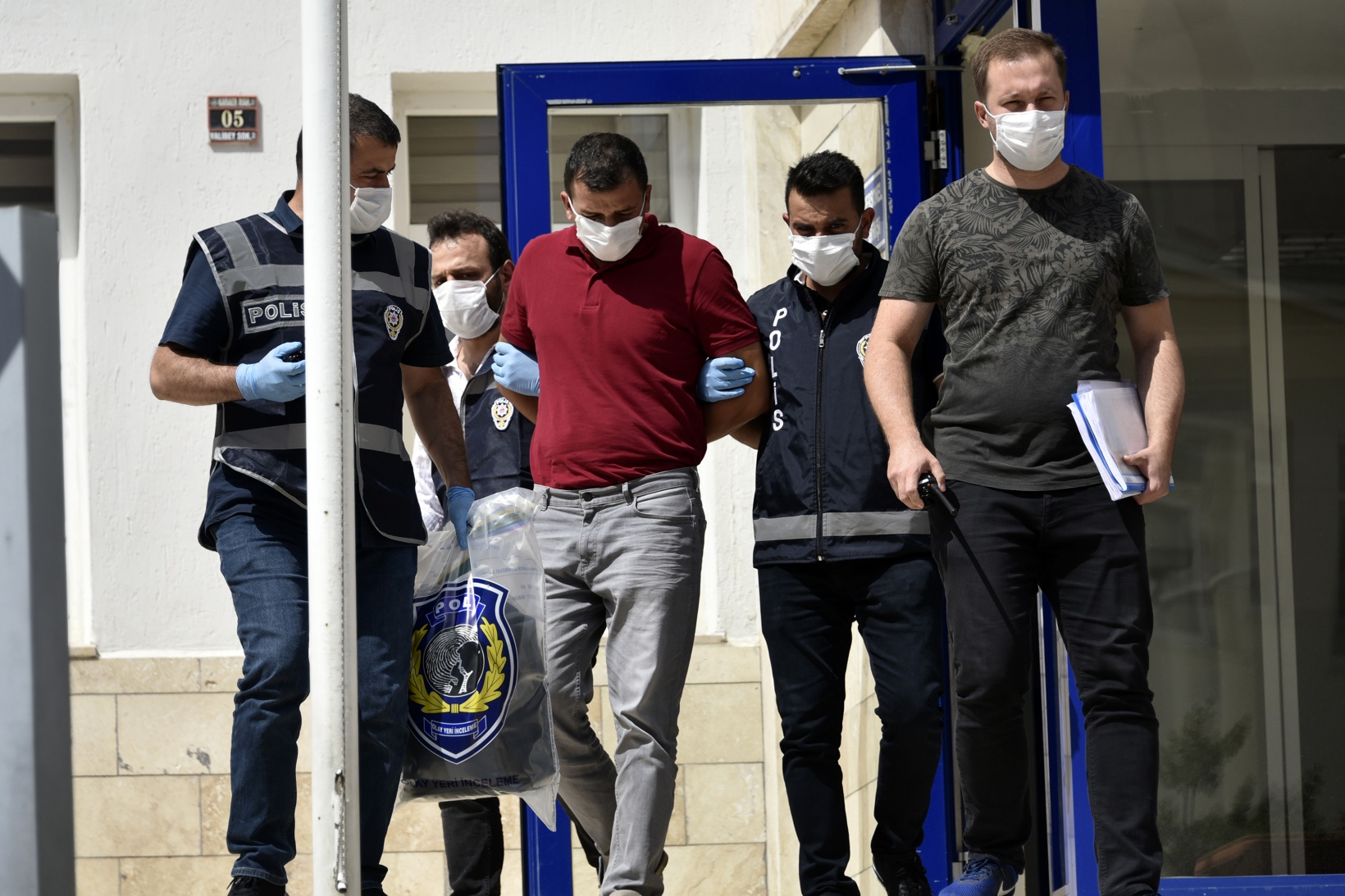 Gümüşhane Emniyeti telefon dolandırıcısını kıskıvrak yakaladı 3