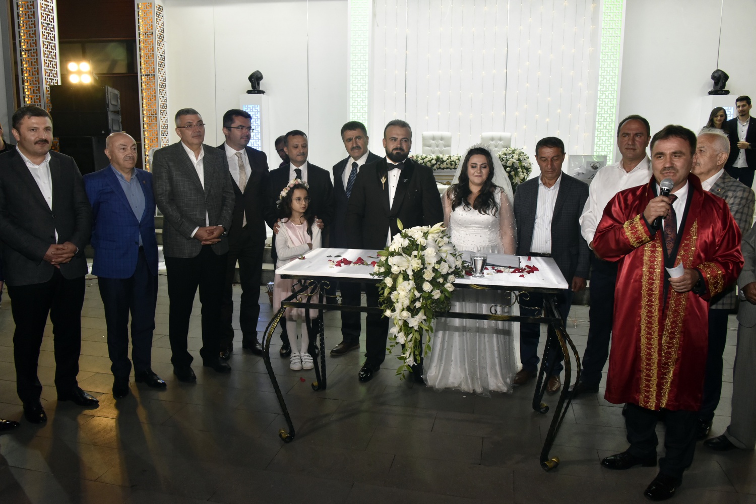 Başkan Çimen kızının nikahını kıydı 13