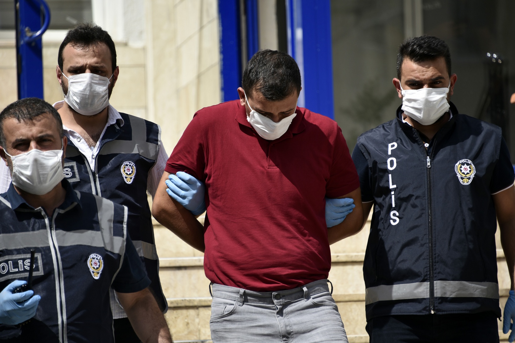 Gümüşhane Emniyeti telefon dolandırıcısını kıskıvrak yakaladı 5