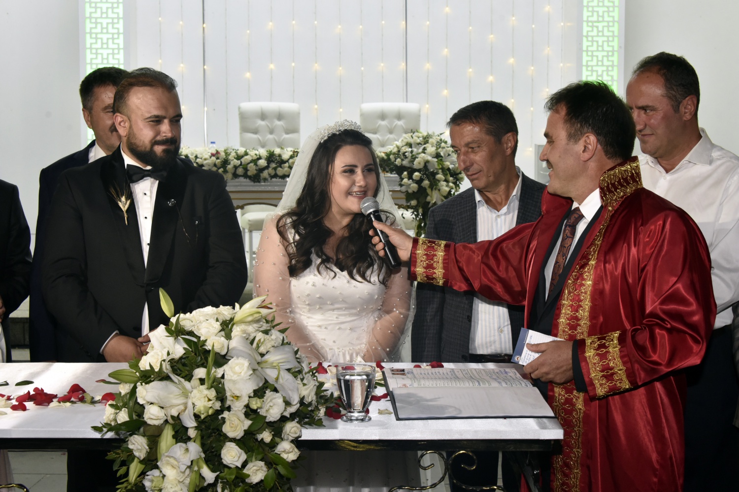 Başkan Çimen kızının nikahını kıydı 16