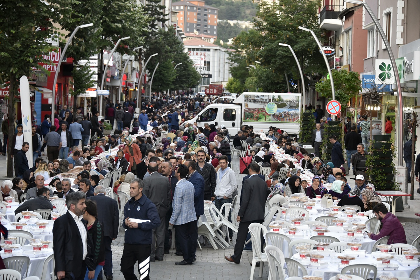 Gümüşhane’de sokak iftarı 1