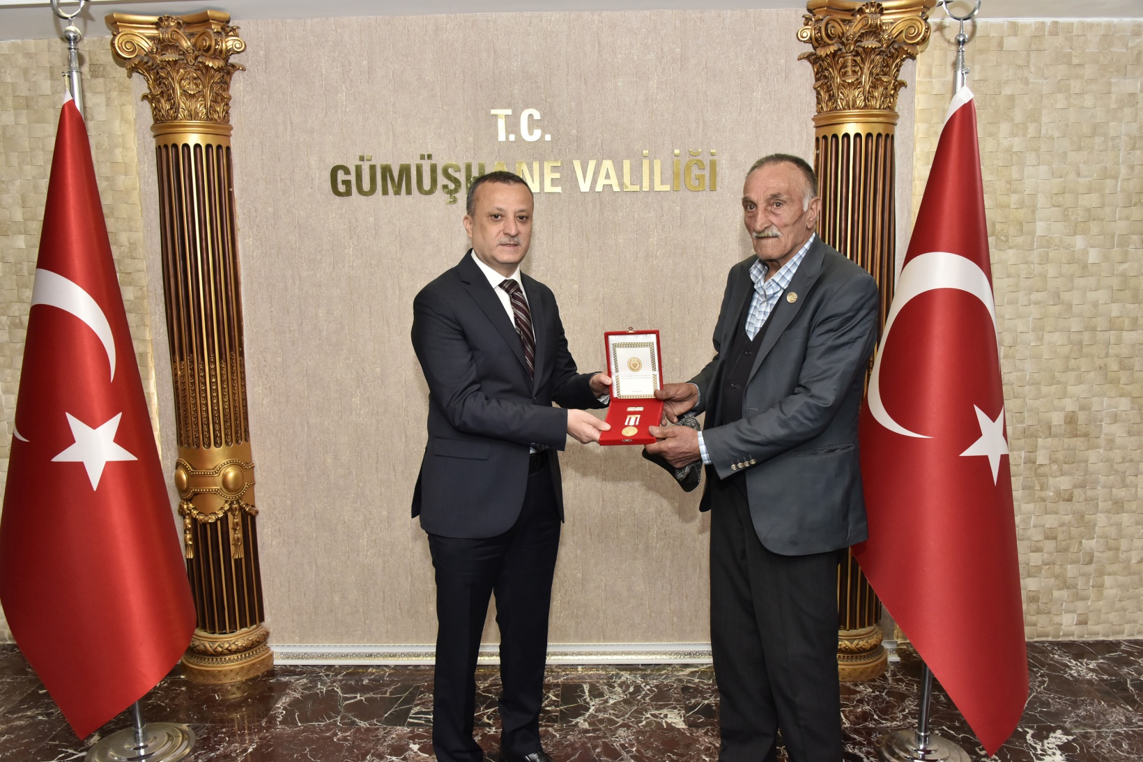 Gümüşhane’de Kıbrıs Gazileri madalyalarını aldı 5