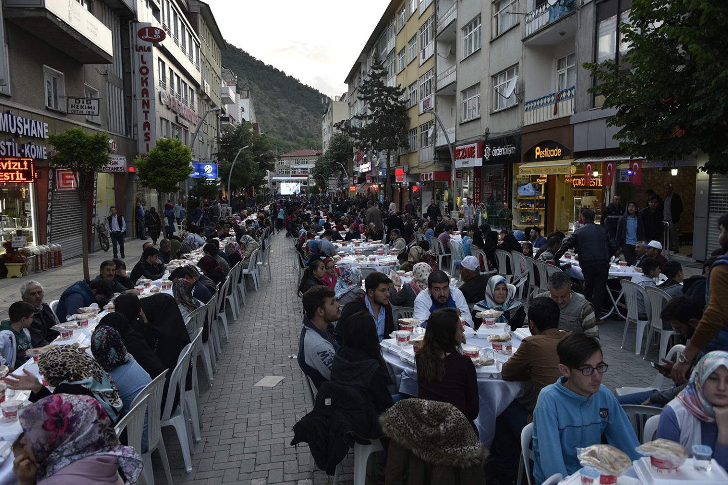 Gümüşhane’de sokak iftarı 3