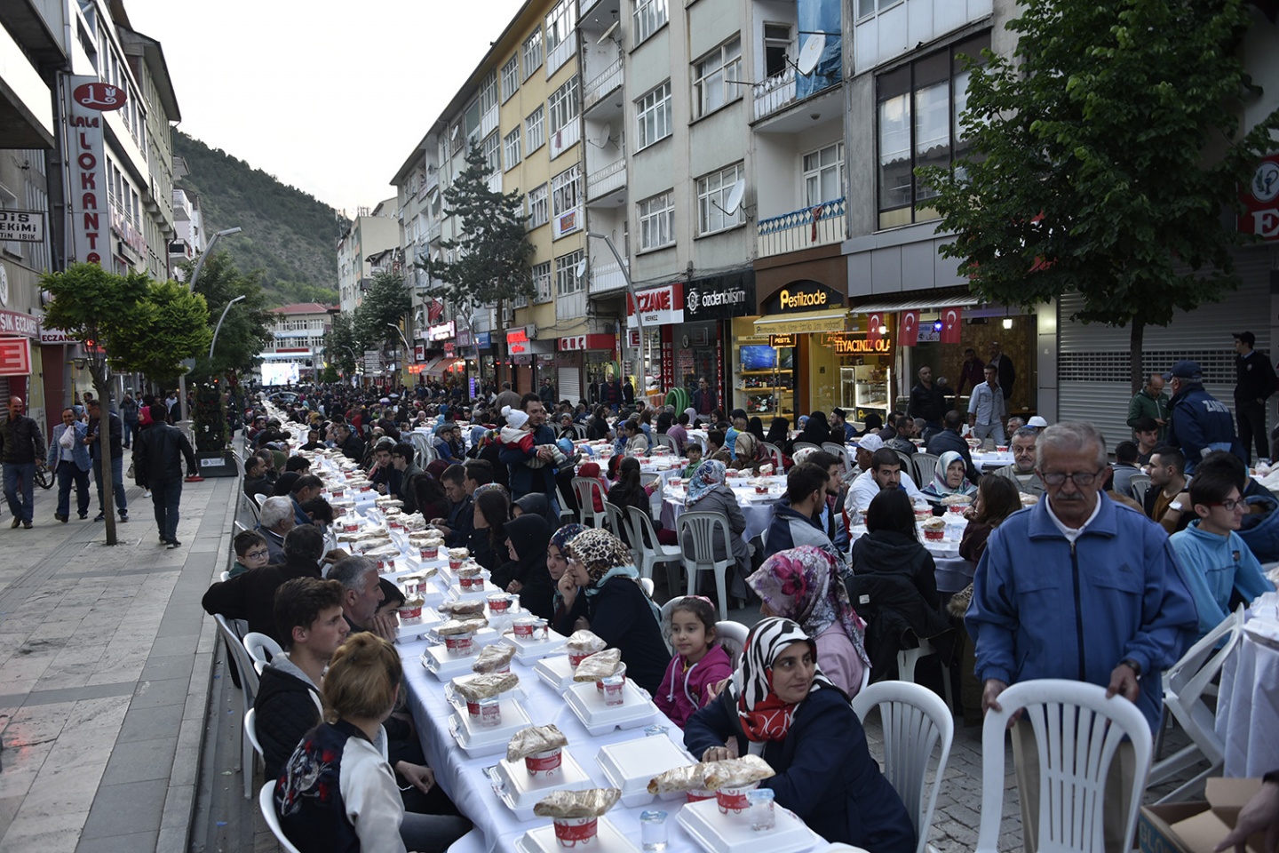 Gümüşhane’de sokak iftarı 4