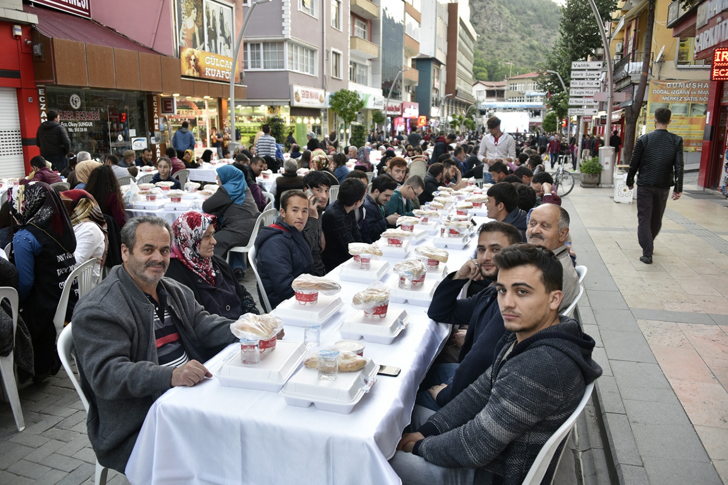 Gümüşhane’de sokak iftarı 6