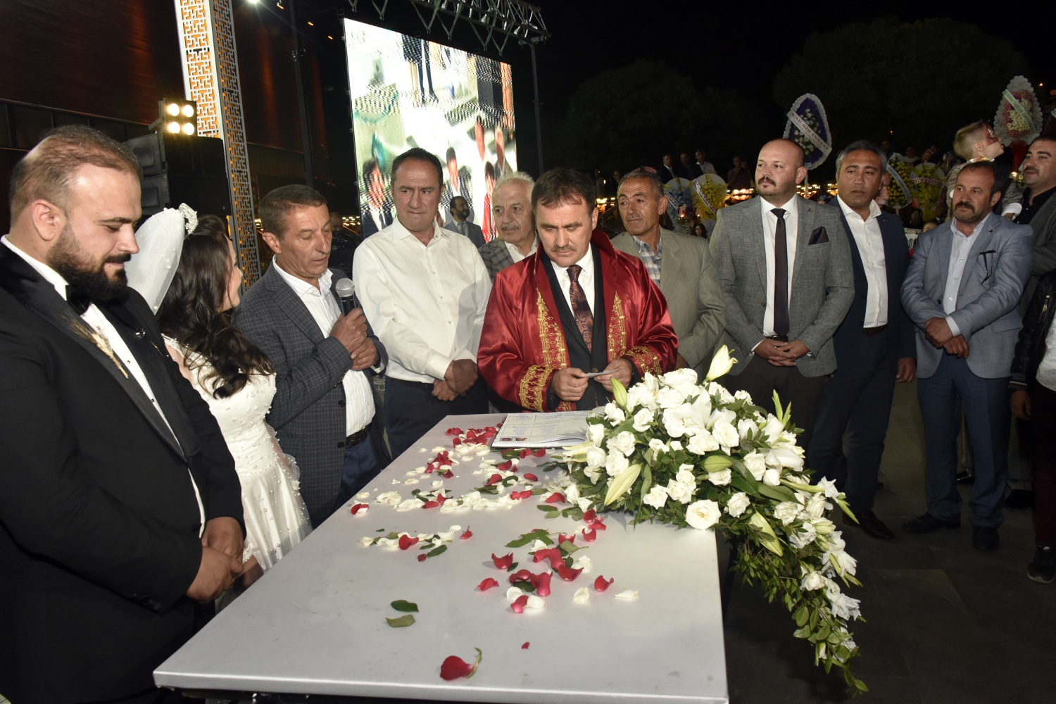 Başkan Çimen kızının nikahını kıydı 21