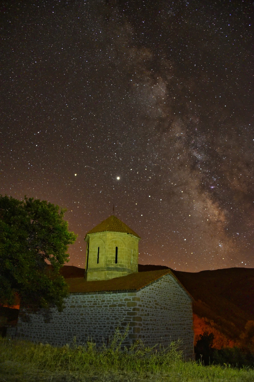 Perseid meteor yağmurunu 670 yıllık tarihi yapıda izlediler 8