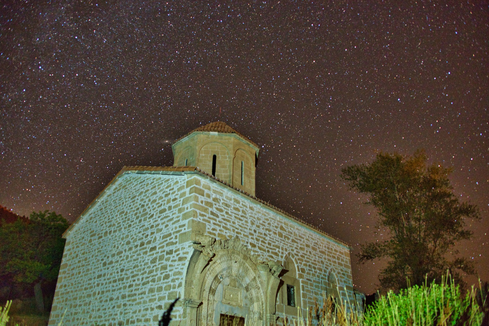 Perseid meteor yağmurunu 670 yıllık tarihi yapıda izlediler 7