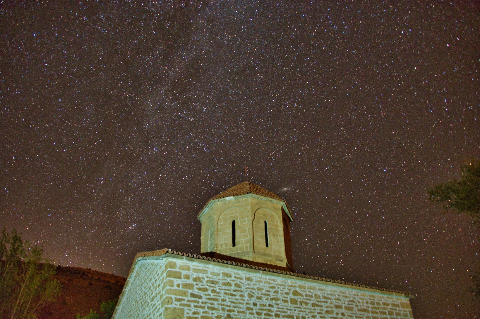 Perseid meteor yağmurunu 670 yıllık tarihi yapıda izlediler 6