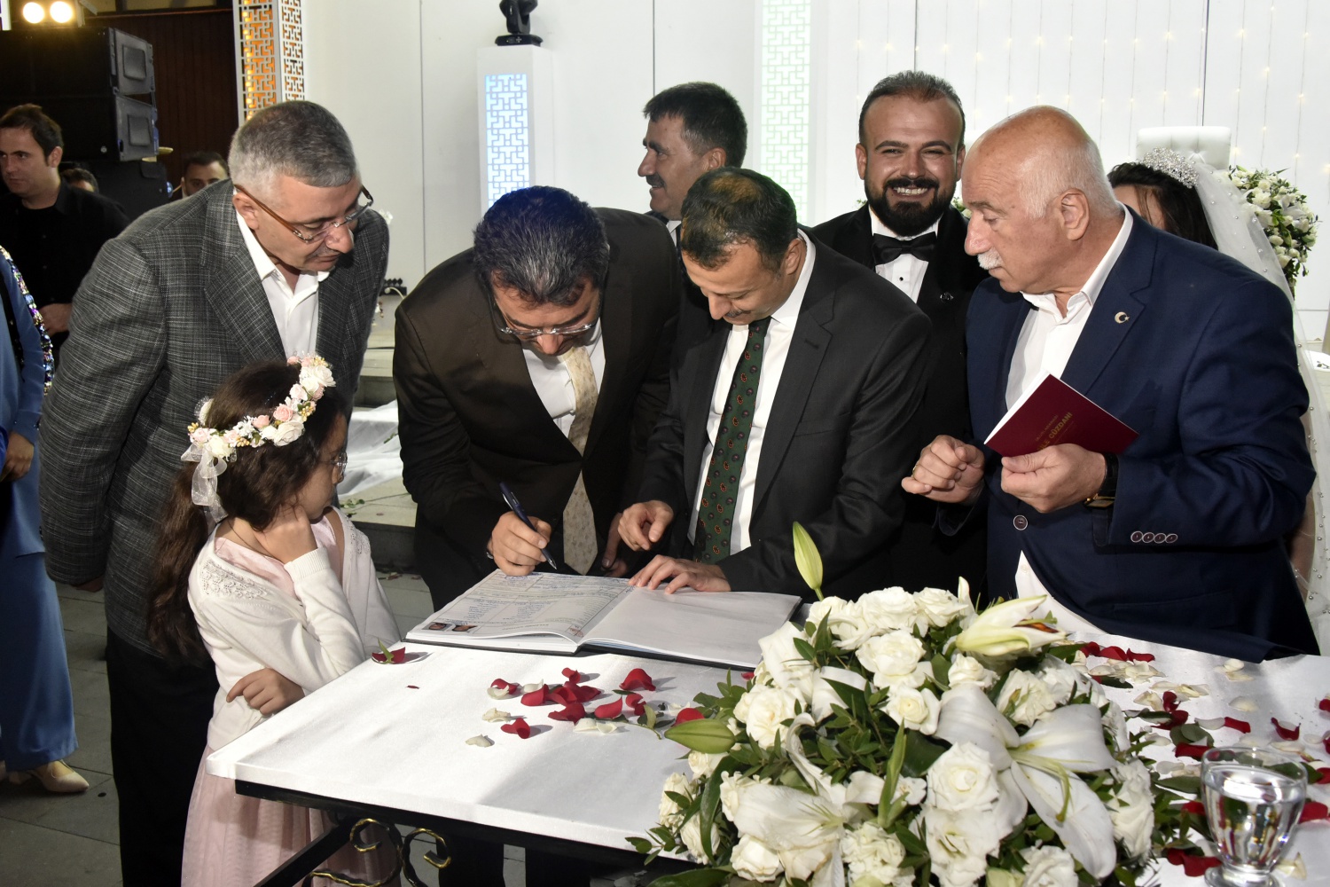 Başkan Çimen kızının nikahını kıydı 22