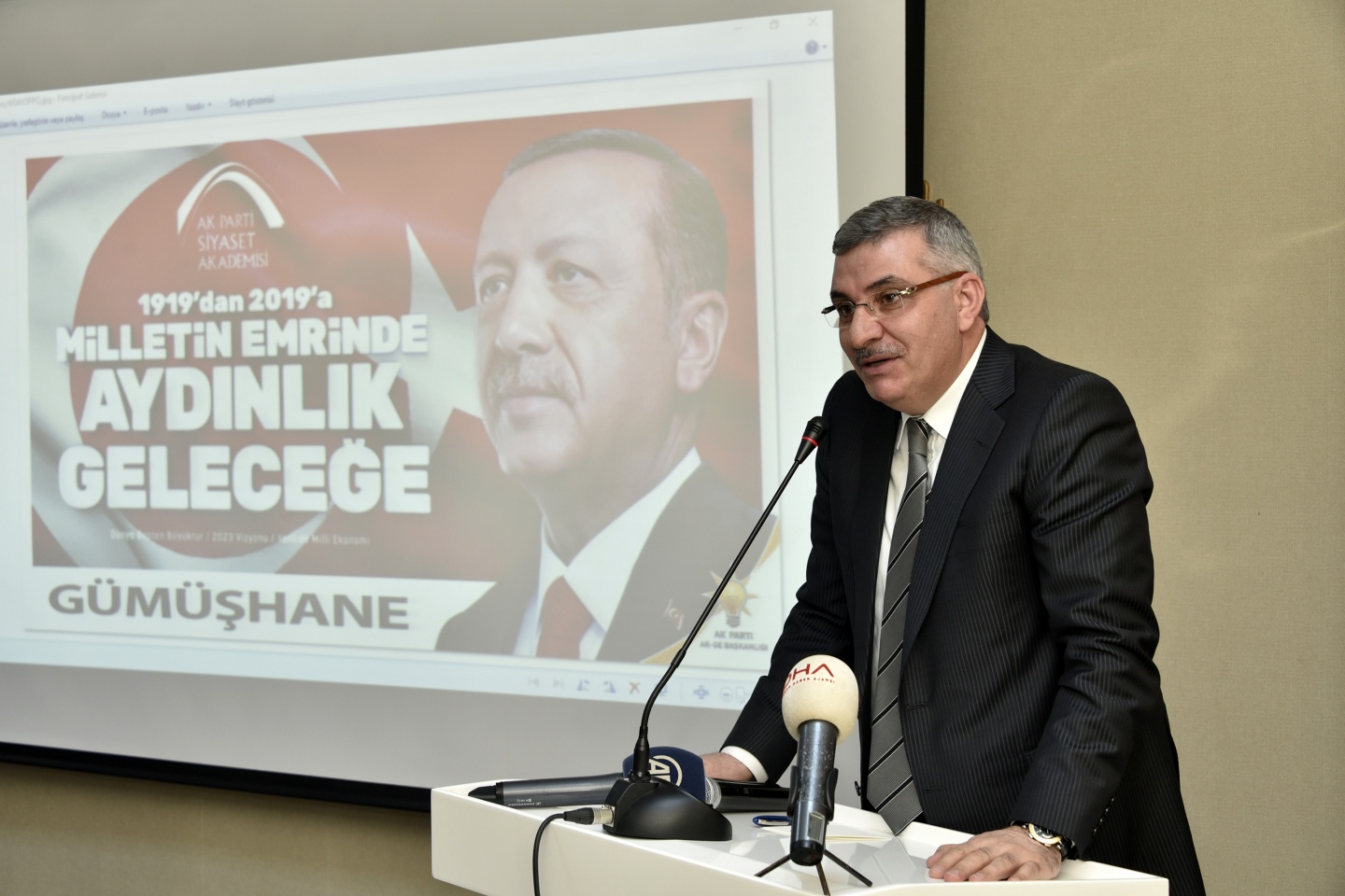 İlk dersi Başbakan Yardımcısı Akdağ verdi 31