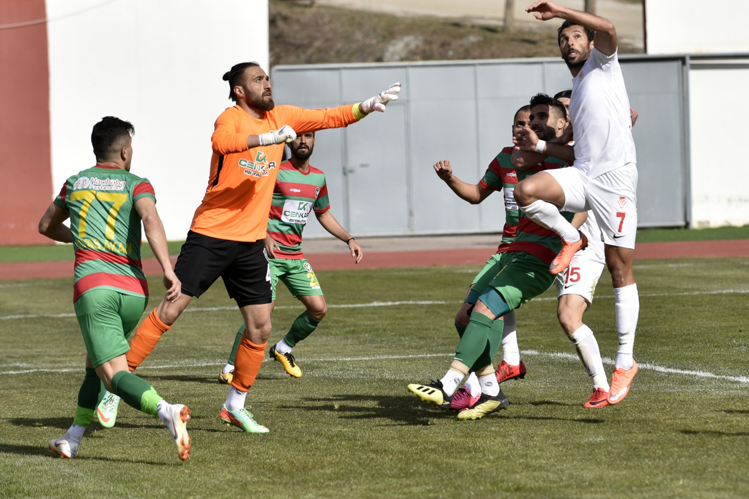 Gümüş 1 puana razı oldu: 0-0 50