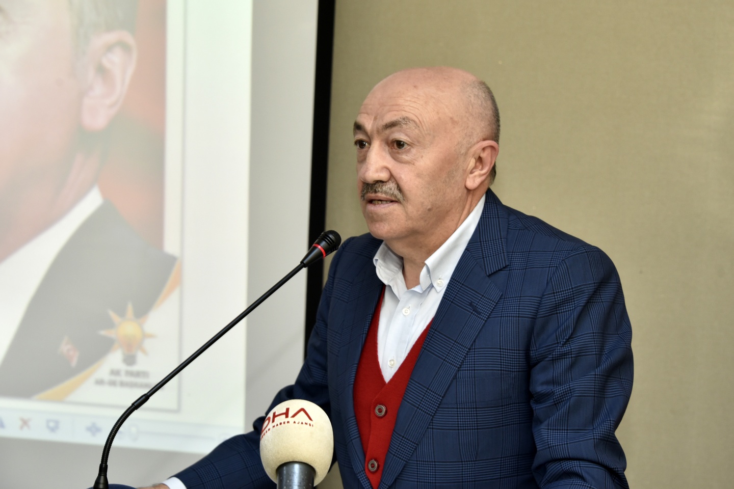 İlk dersi Başbakan Yardımcısı Akdağ verdi 14