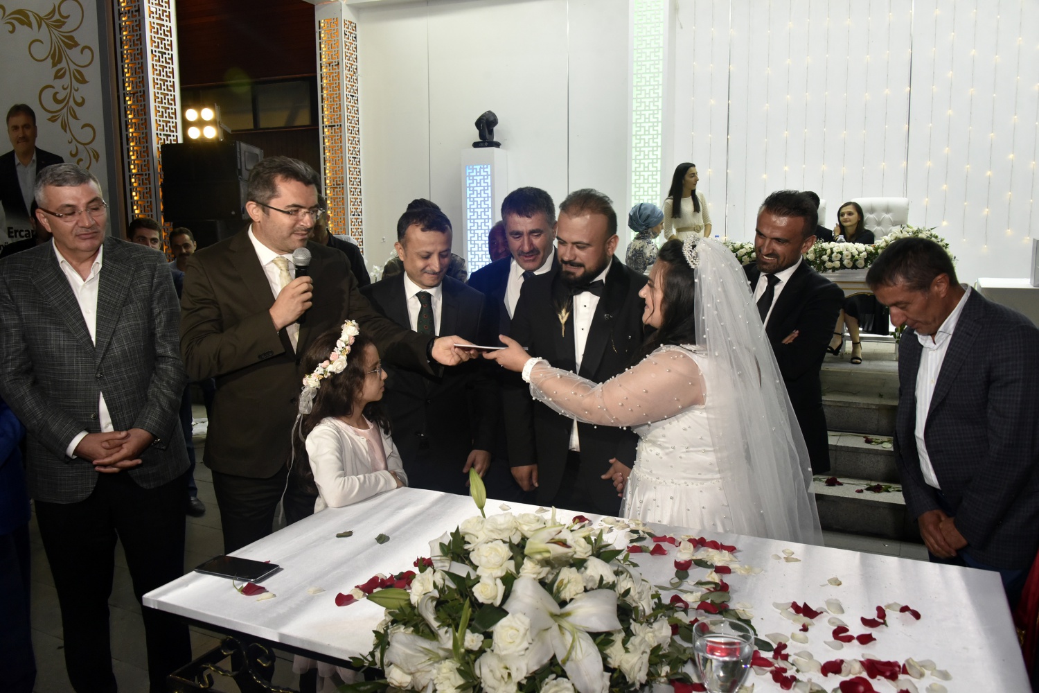 Başkan Çimen kızının nikahını kıydı 18