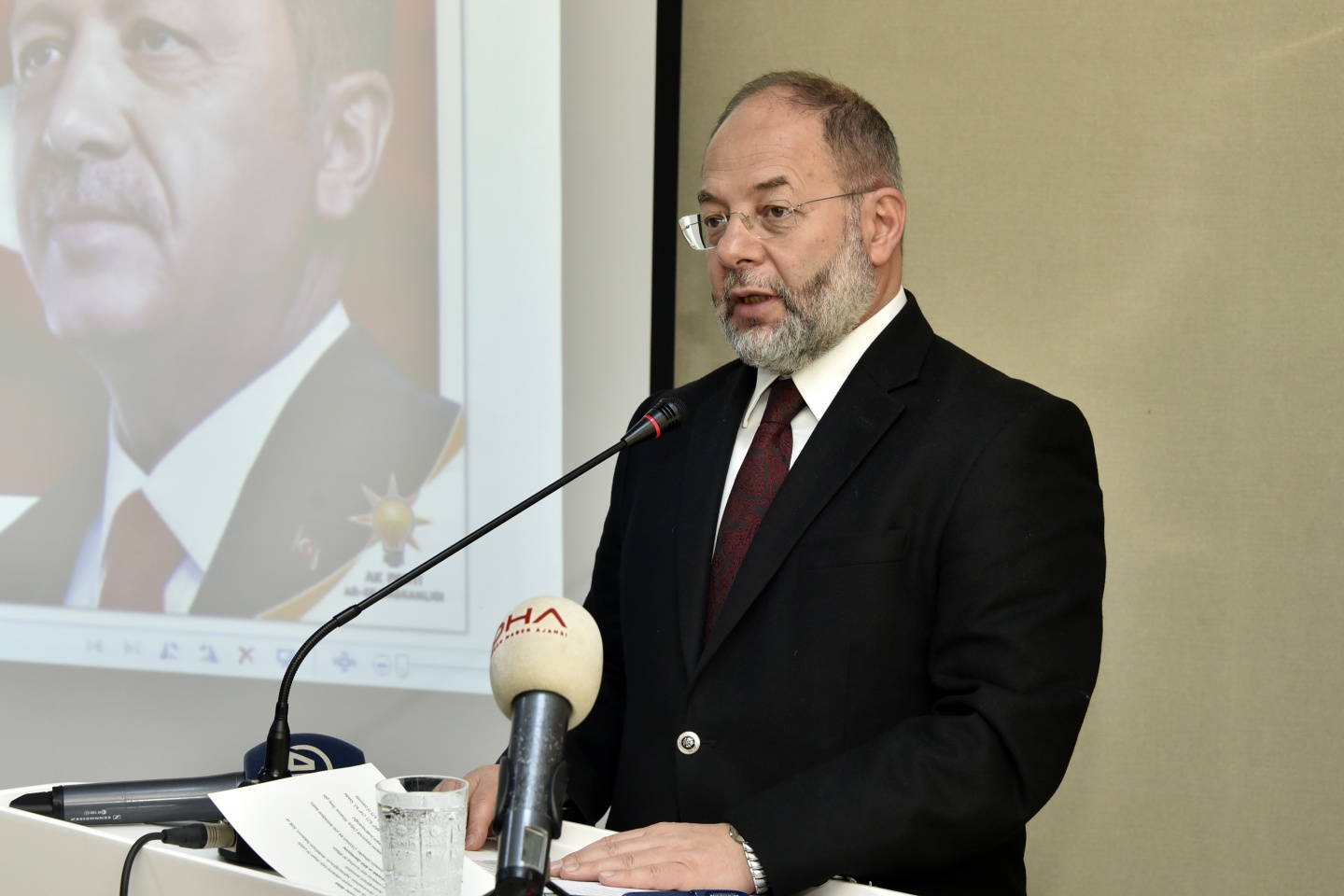İlk dersi Başbakan Yardımcısı Akdağ verdi 15