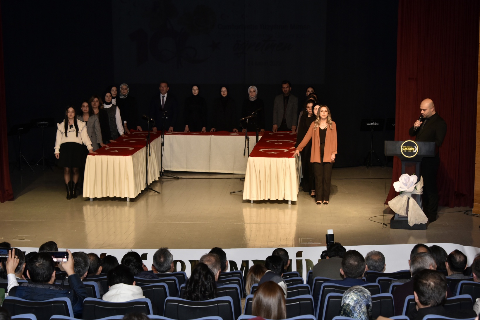 Gümüşhane’de Öğretmenler Günü kutlandı 6