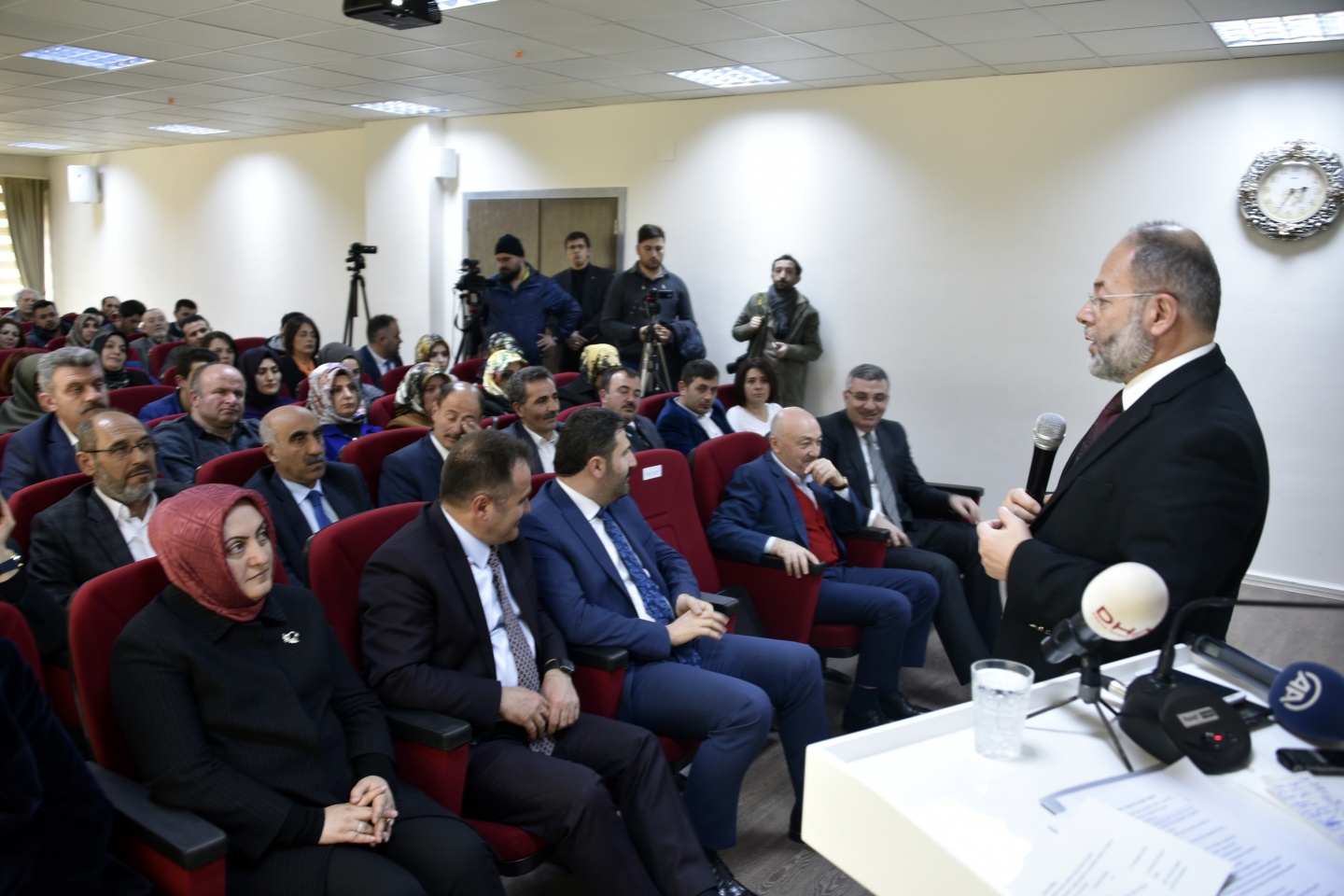 İlk dersi Başbakan Yardımcısı Akdağ verdi 41