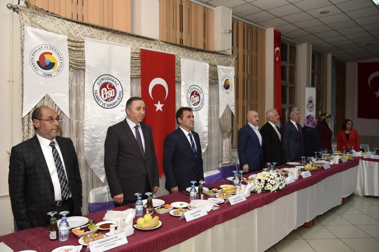 Gümüşhane’de ekonominin yıldızları plaketlerini aldı 1