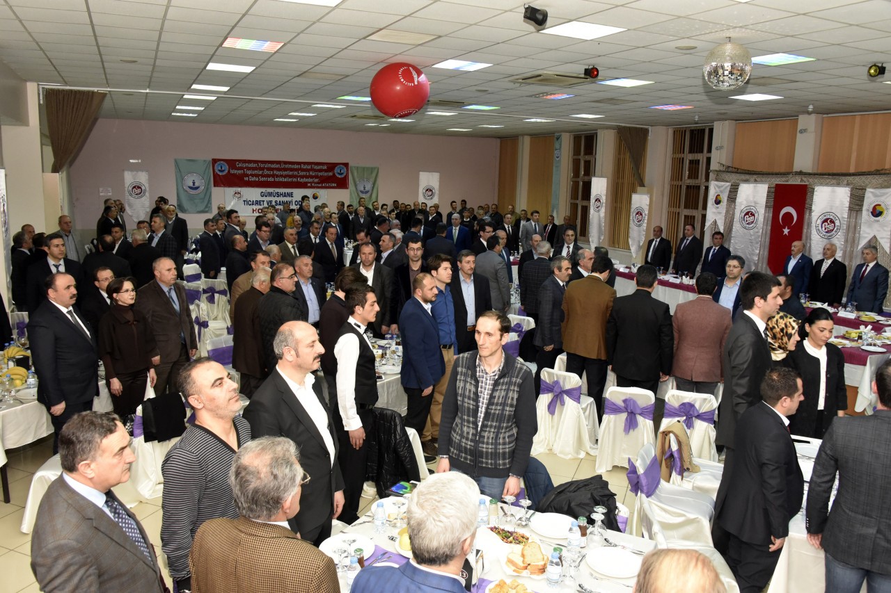 Gümüşhane’de ekonominin yıldızları plaketlerini aldı 3