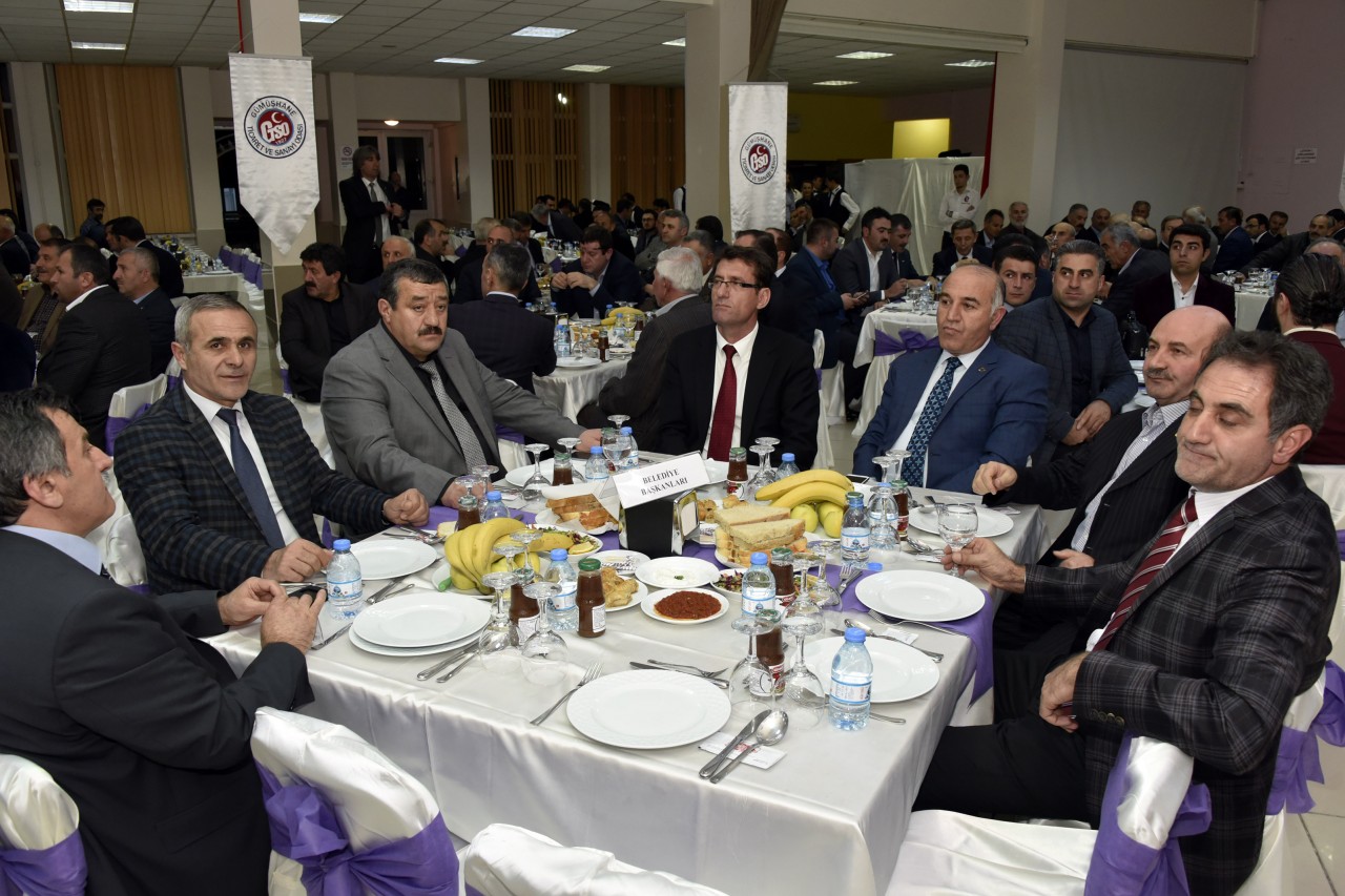 Gümüşhane’de ekonominin yıldızları plaketlerini aldı 8