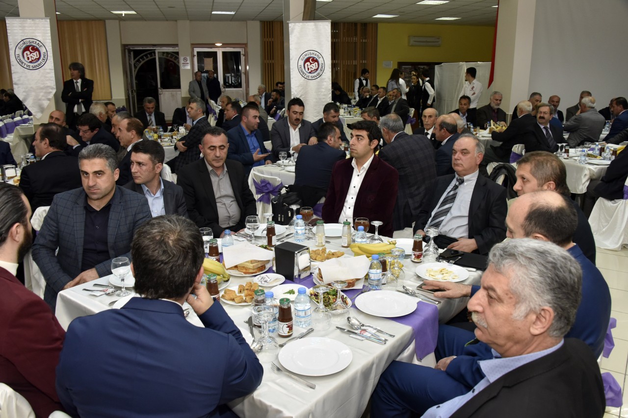 Gümüşhane’de ekonominin yıldızları plaketlerini aldı 9