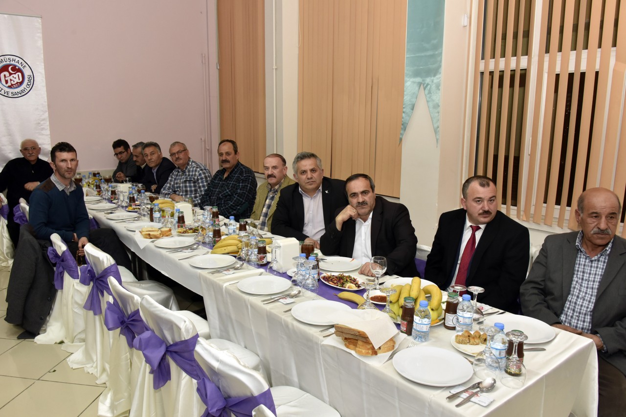 Gümüşhane’de ekonominin yıldızları plaketlerini aldı 10