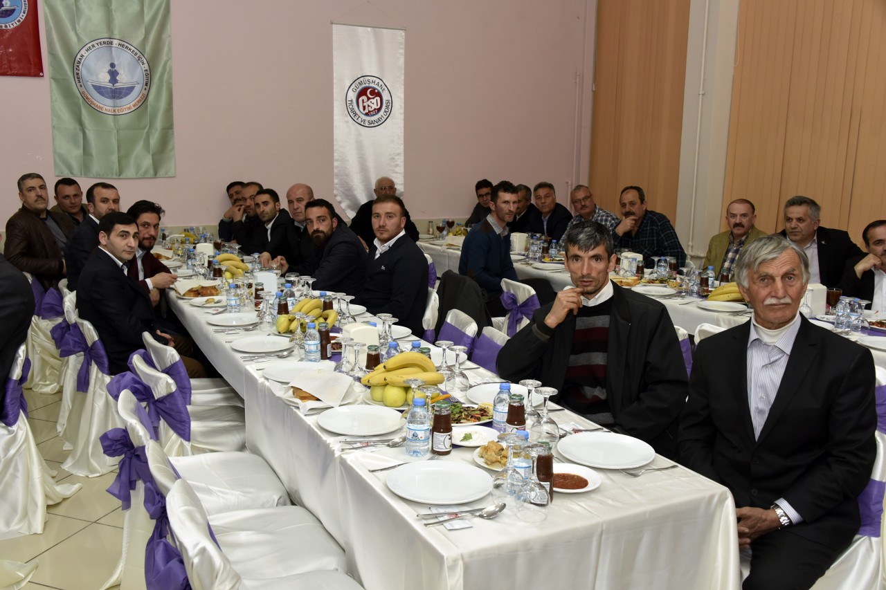 Gümüşhane’de ekonominin yıldızları plaketlerini aldı 11