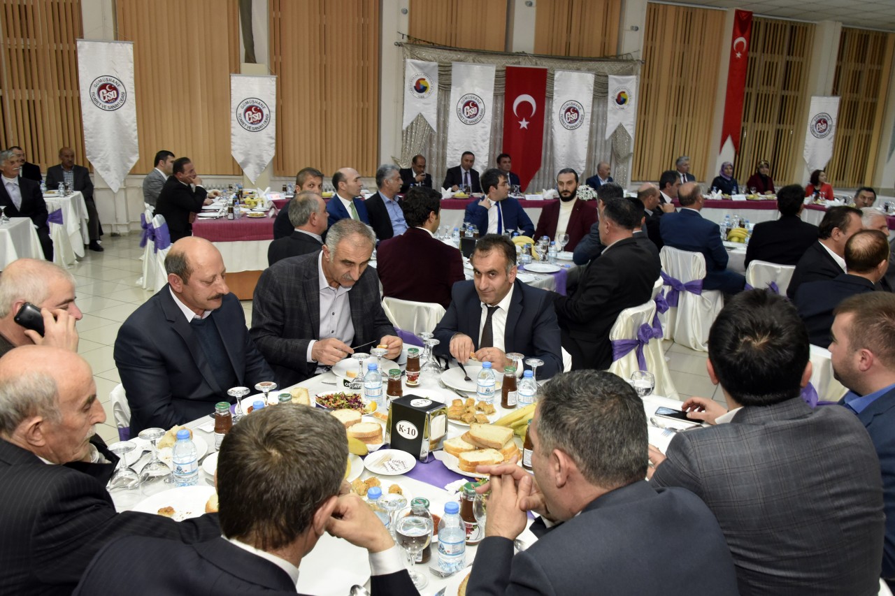 Gümüşhane’de ekonominin yıldızları plaketlerini aldı 13