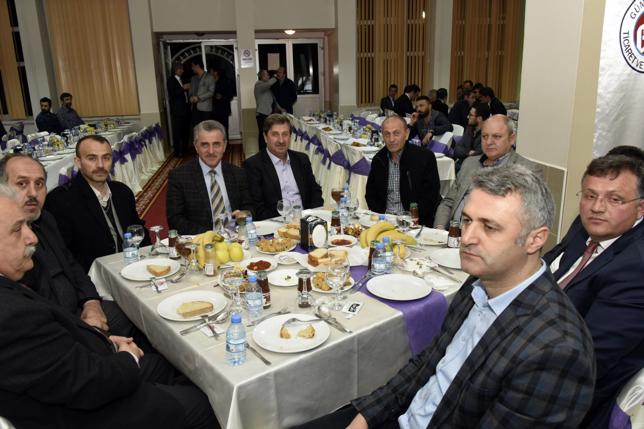 Gümüşhane’de ekonominin yıldızları plaketlerini aldı 16