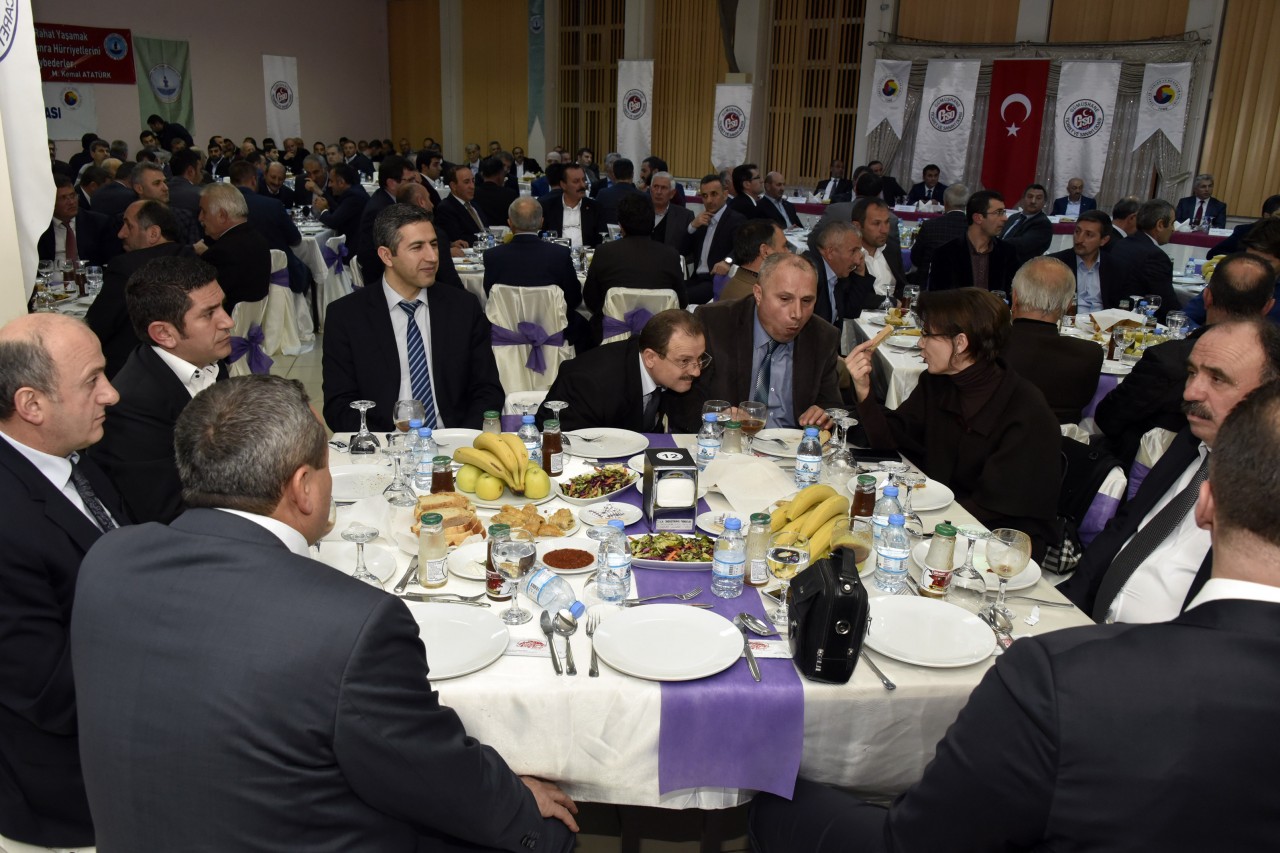 Gümüşhane’de ekonominin yıldızları plaketlerini aldı 18