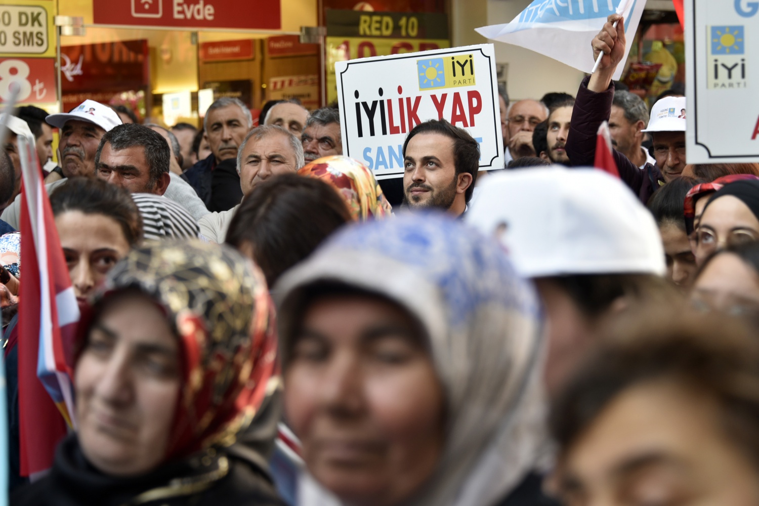 Akşener Gümüşhane’de 1