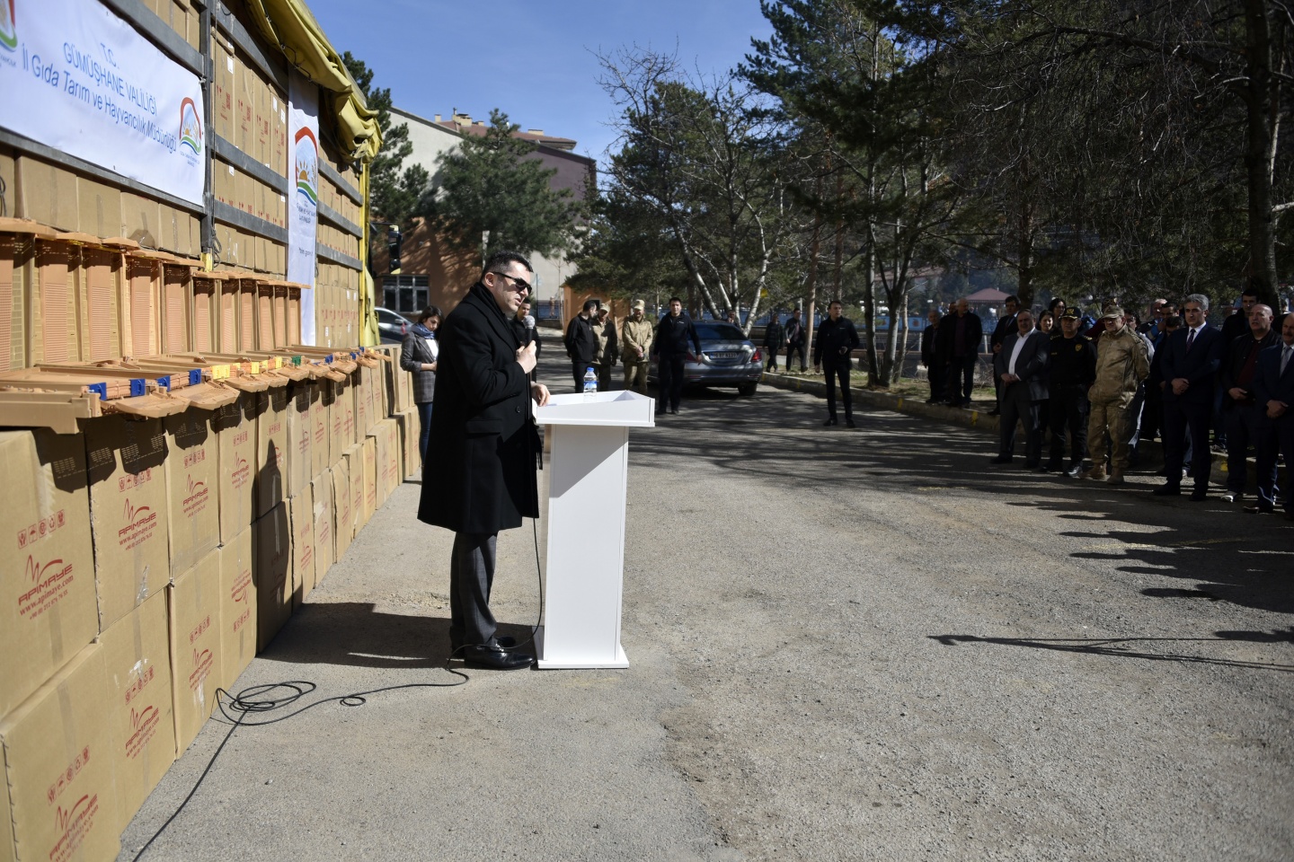 Gümüşhane’de arıcılara 2 bin 500 polen tuzaklı kovan altlığı daha dağıtıldı 15