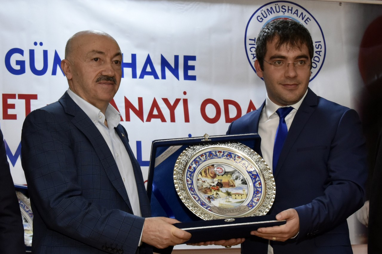 Gümüşhane’de ekonominin yıldızları plaketlerini aldı 29