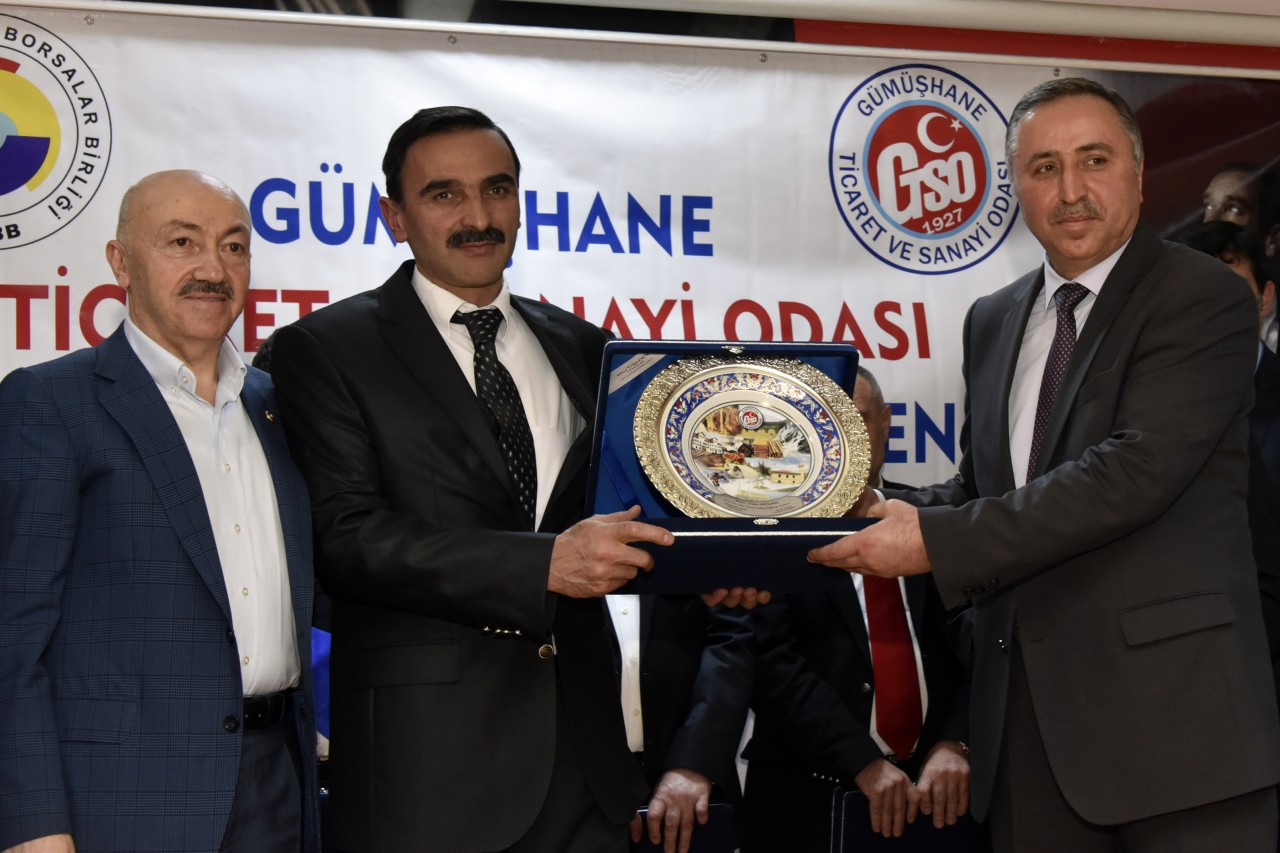 Gümüşhane’de ekonominin yıldızları plaketlerini aldı 35