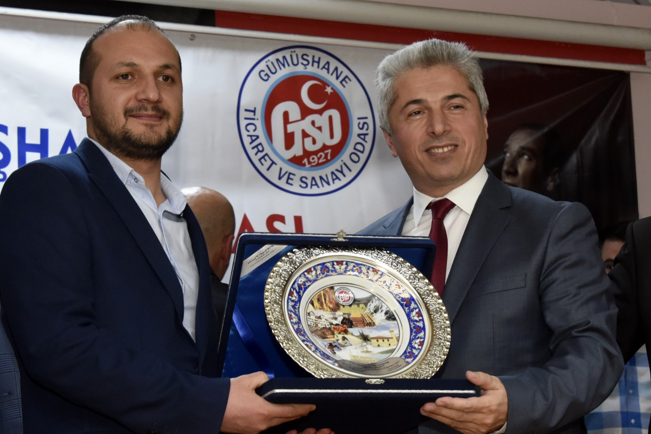 Gümüşhane’de ekonominin yıldızları plaketlerini aldı 39