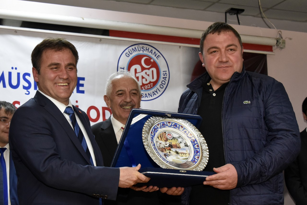Gümüşhane’de ekonominin yıldızları plaketlerini aldı 41