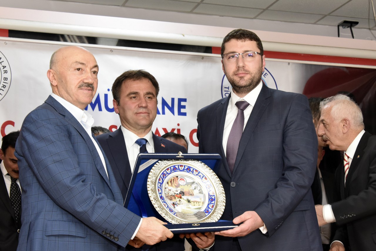Gümüşhane’de ekonominin yıldızları plaketlerini aldı 42
