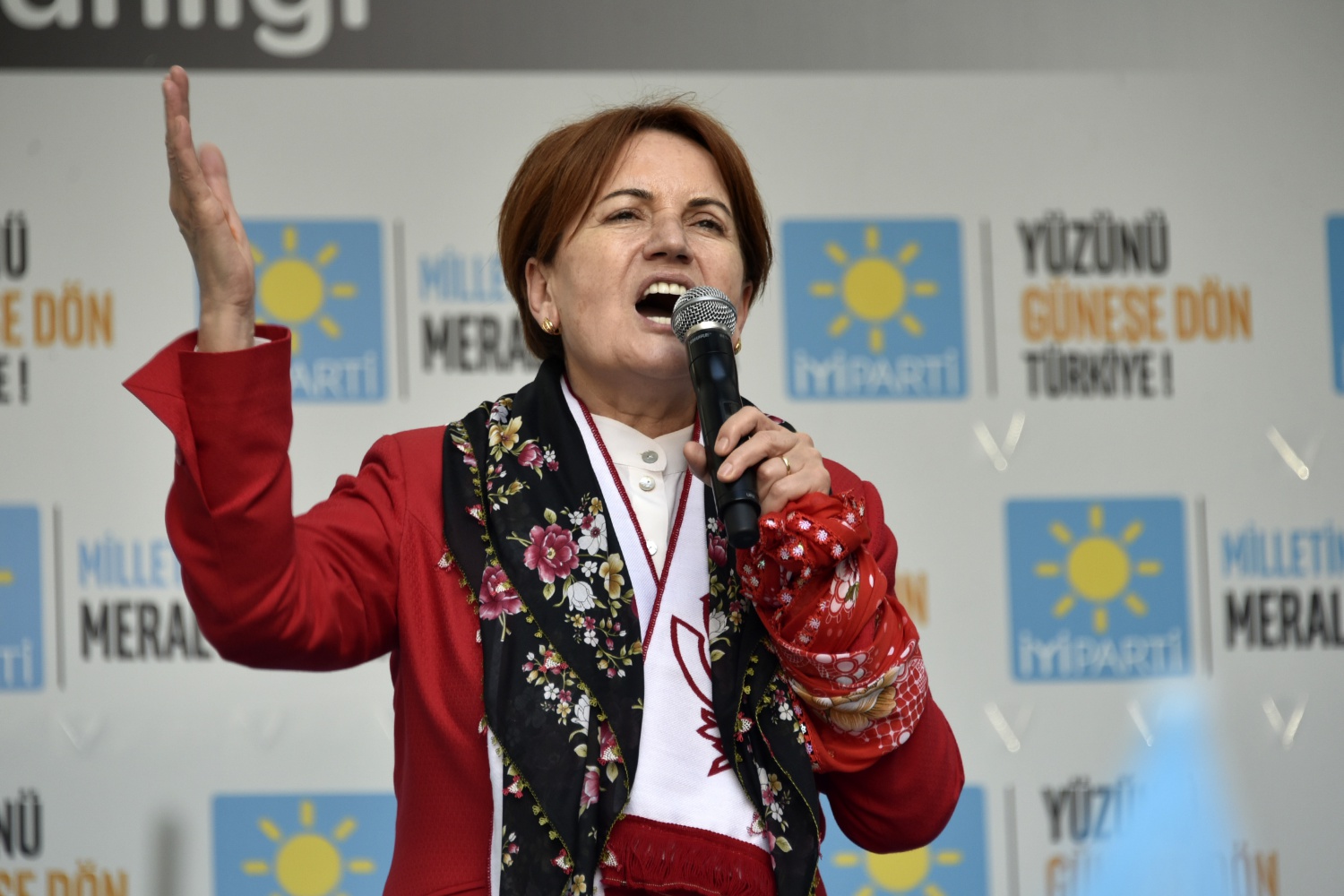 Akşener Gümüşhane’de 6