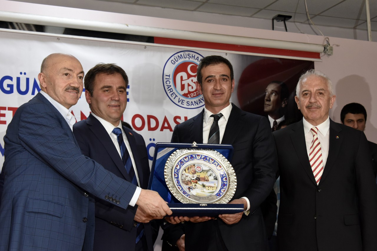 Gümüşhane’de ekonominin yıldızları plaketlerini aldı 45